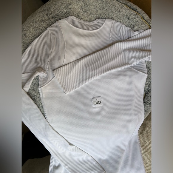 Like NEW, Alo White Long Sleeve Dress
Size XS - Picture 4 of 6